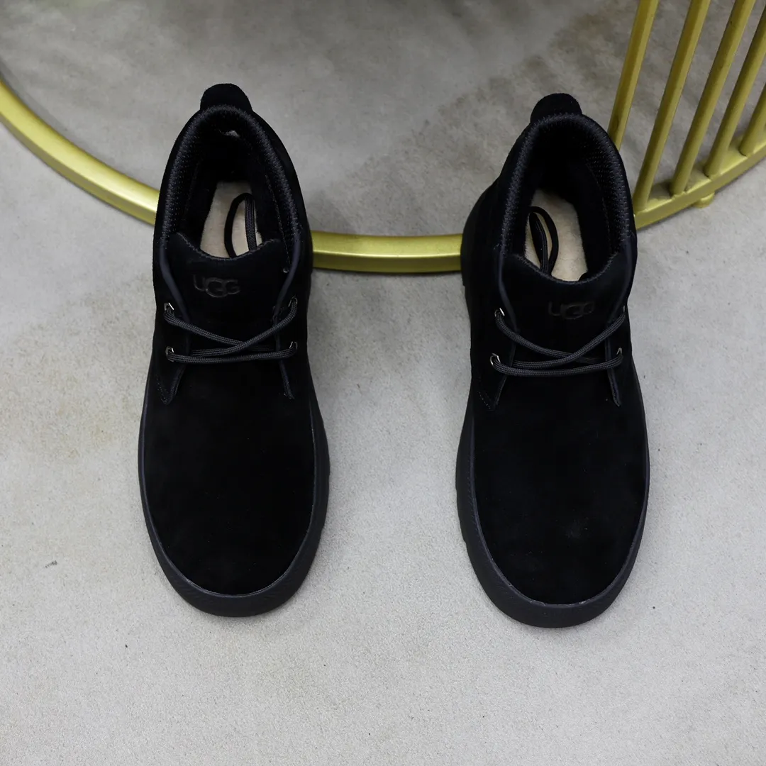 Ex-factory price: 520💰Thick wool imported from Australia Brand: UGG genuine purchase Size: 39-44 (45 customized) Grade: Official website 1:1 Material: First layer of genuine leather waterproof and antifreeze upper Real wool lining Original non-slip and wear-resistant outsole Style category: Men's casual shoes Trendy style Comfortable on the feet Color: Official website color synchronization